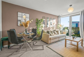Pan Asian Suite Free Parking and Balcony with CityView